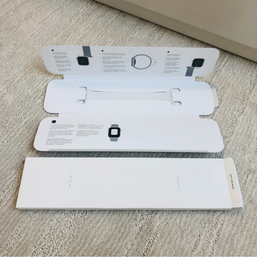 Open Box White Apple Watch Solo Loop Sport Size 7 Band